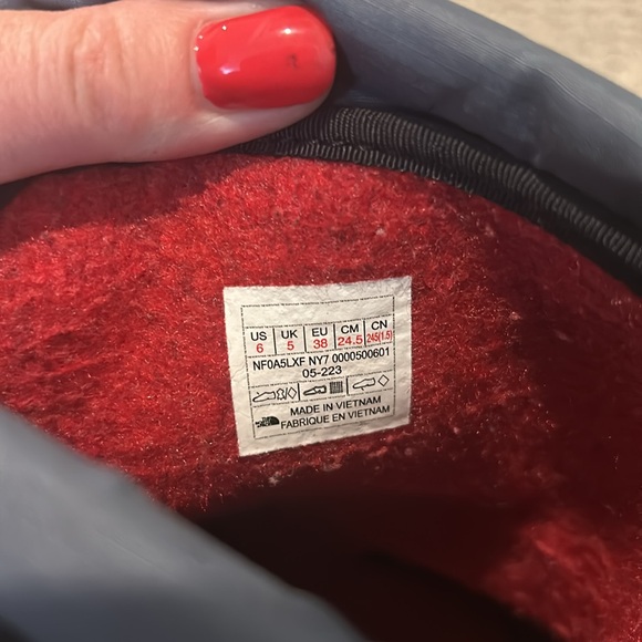VGUC North Face Boots - Picture 4 of 4